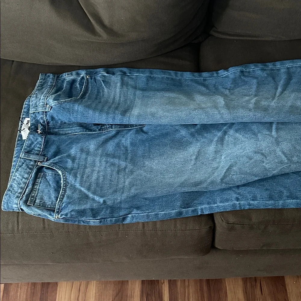 Fashion Nova Classic Blue Jeans - Picture 2 of 5